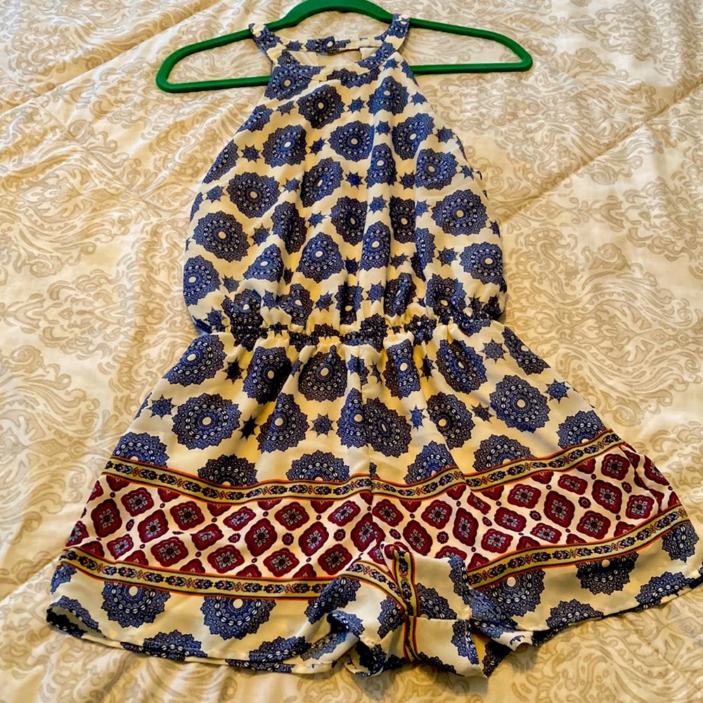 One Clothing romper- small. Gently worn once.